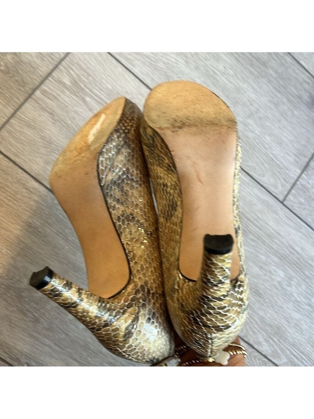 Stuart Weitzman animal print snakeskin neutral peep toe pump heel size 7.5 - Picture 8 of 10